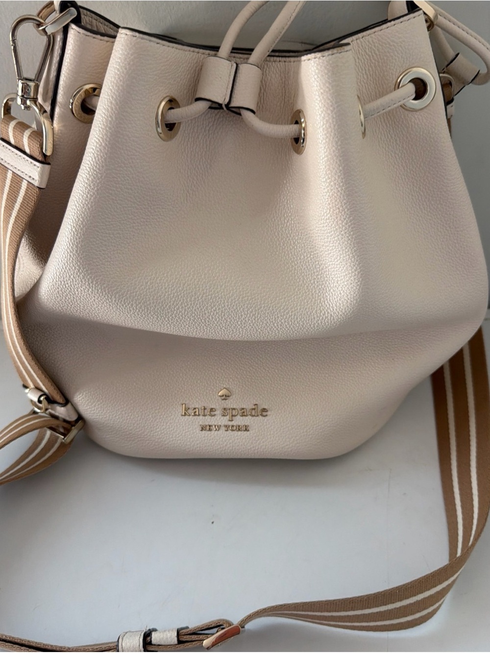 Kate Spade Pebbled Leather cream Purse Bucket Bag